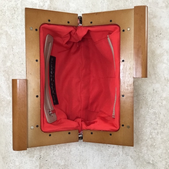 Sondra Roberts Floral Clutch with Wooden Clasp - Picture 8 of 8